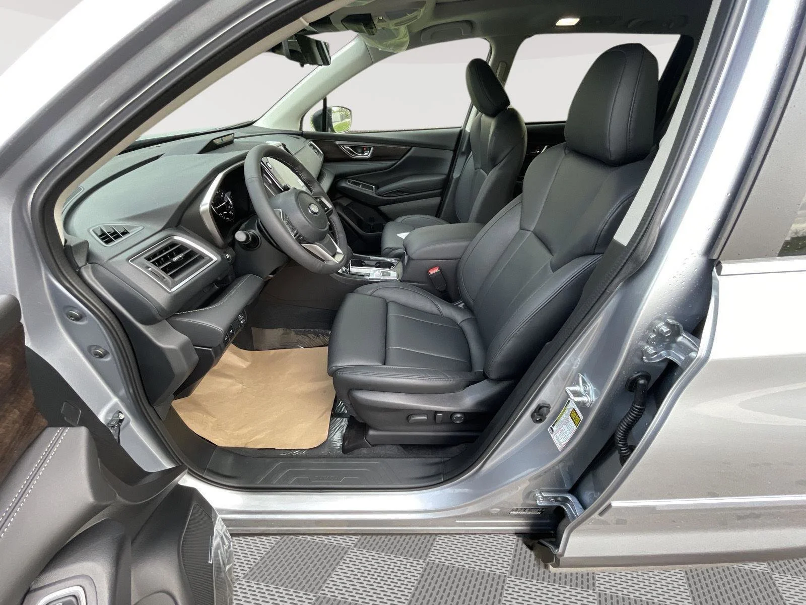 New 2026 Ice Silver Metallic Subaru Touring image 10