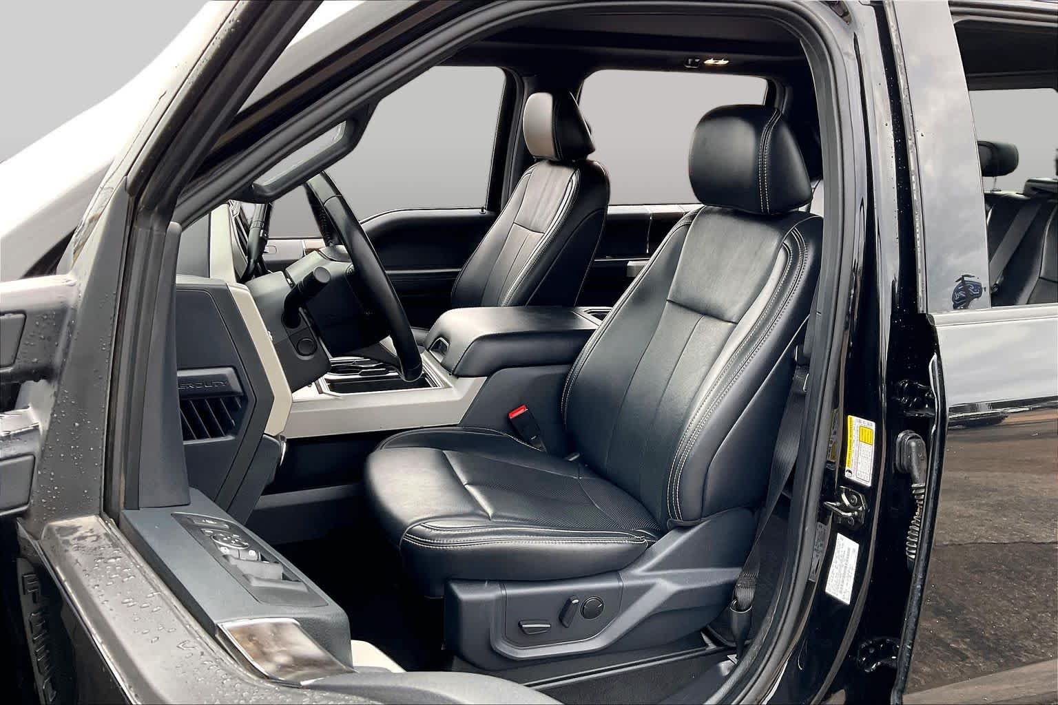 Used 2022 Agate Black Metallic Ford LARIAT image 8
