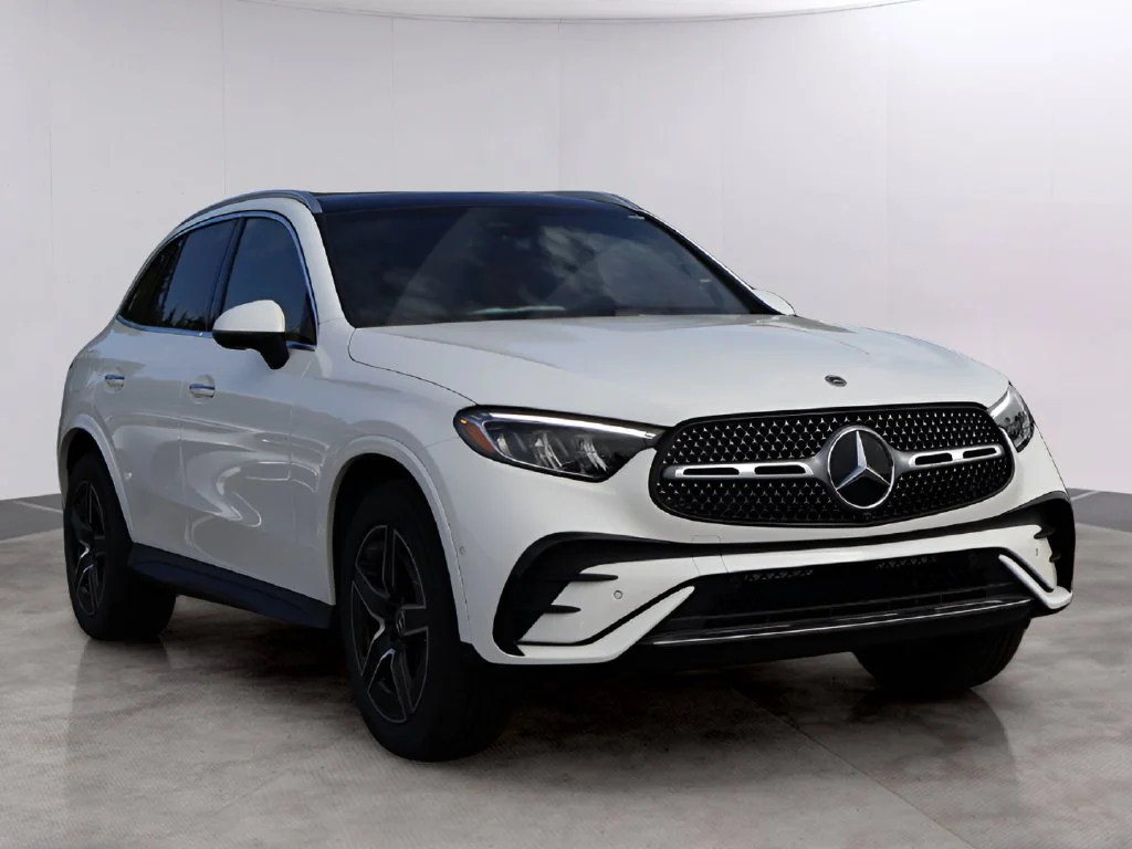 New 2027 White Mercedes-Benz GLC 300 image 3