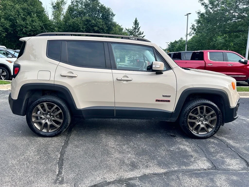 Used 2016 Mojave Sand Jeep Latitude image 4