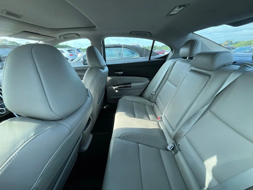 Used 2017 White Acura 3.5L V6 image 29