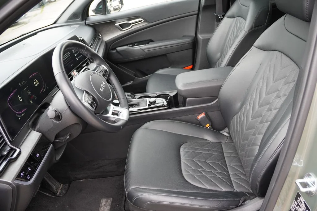 Used 2024 Jungle Green Kia X-Line image 4