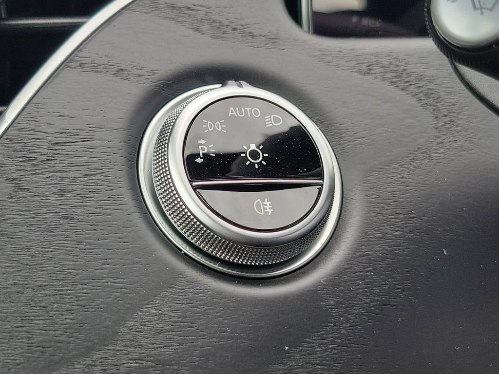 New 2026 Graphite Grey Metallic Mercedes-Benz E 350 image 25