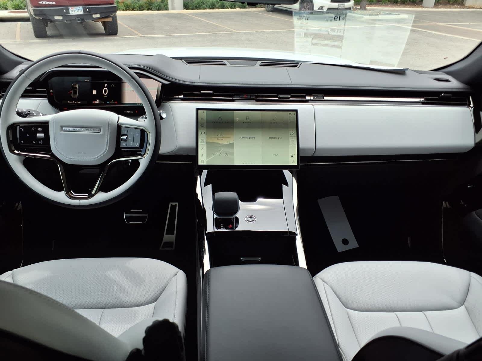 New 2026 Fuji White Land Rover Dynamic SE image 17