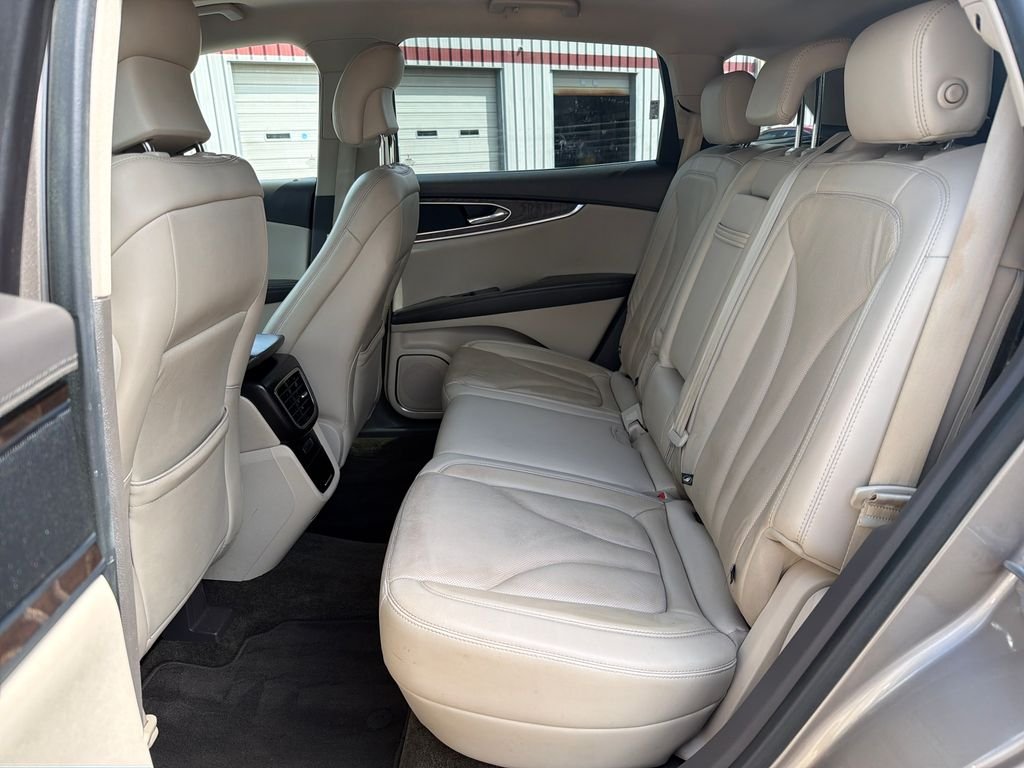 Used 2018 Brown Lincoln Reserve image 14