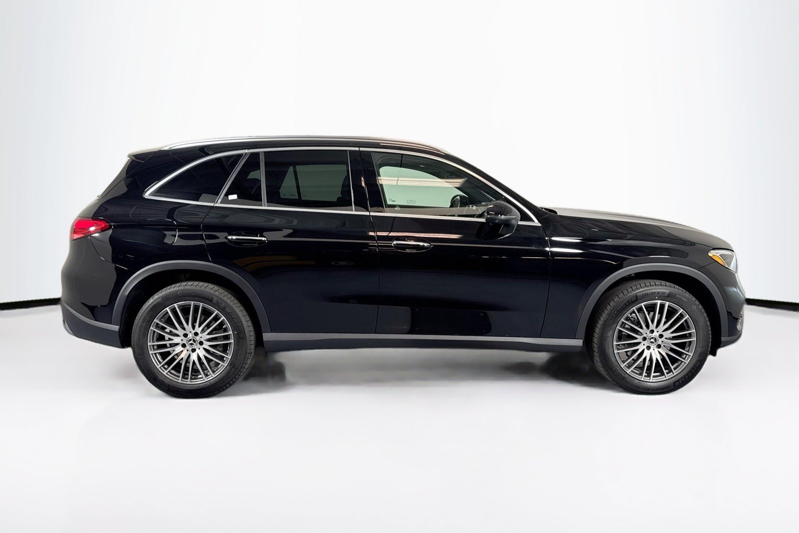 New 2026 Black Mercedes-Benz GLC 300 image 4