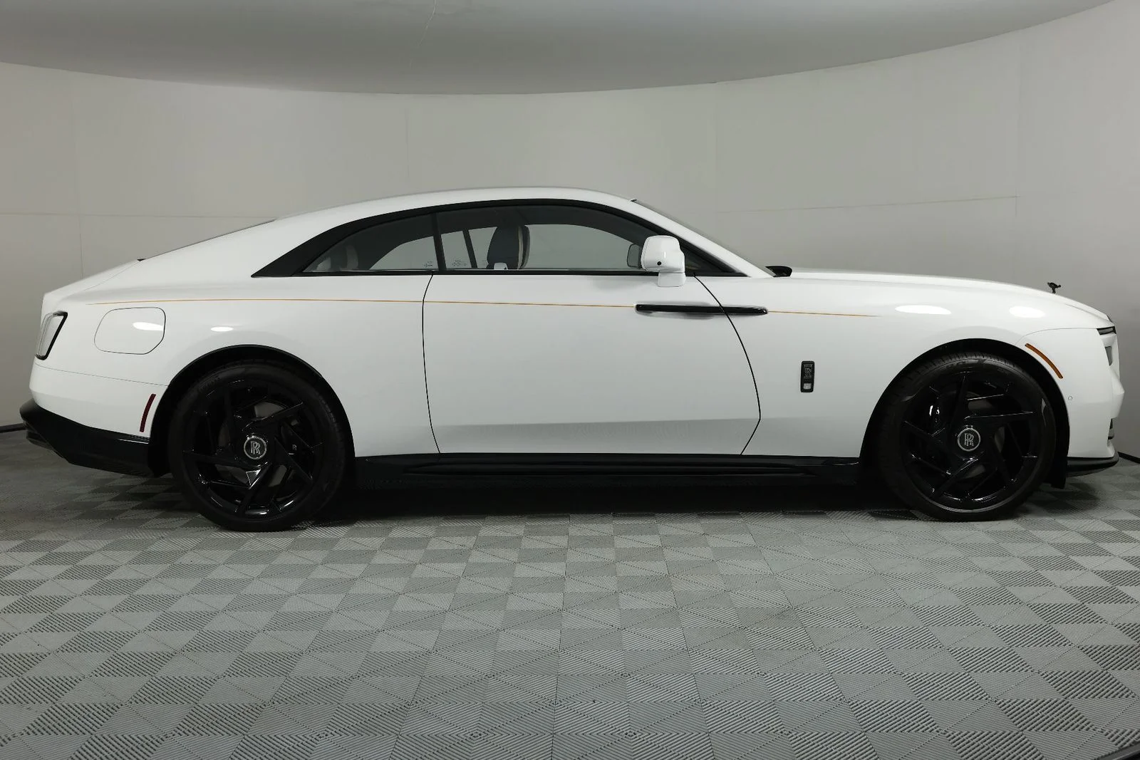 New 2025 Arctic White Rolls-Royce Black Badge image 8