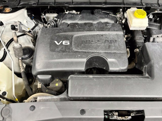 Used 2023 White Nissan Platinum image 25