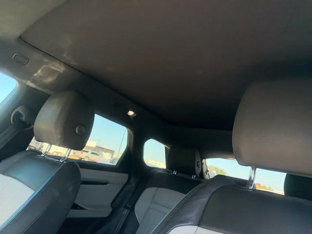 Used 2022 White Land Rover R-Dynamic SE image 21