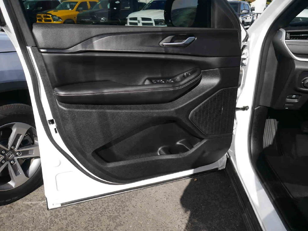 Certified Used 2024 White Jeep Altitude X image 21