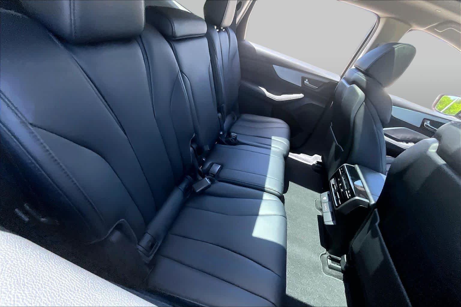 Used 2024 Liquid Carbon Metallic Acura  image 18