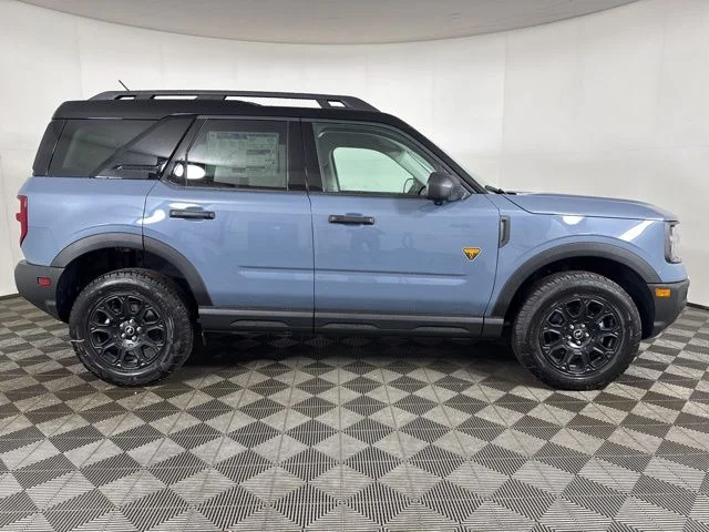New 2026 Azure Gray Metallic Tri-Coat Ford Badlands image 2