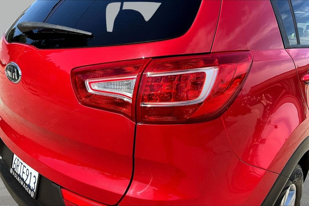 Used 2011 Red Kia LX image 22