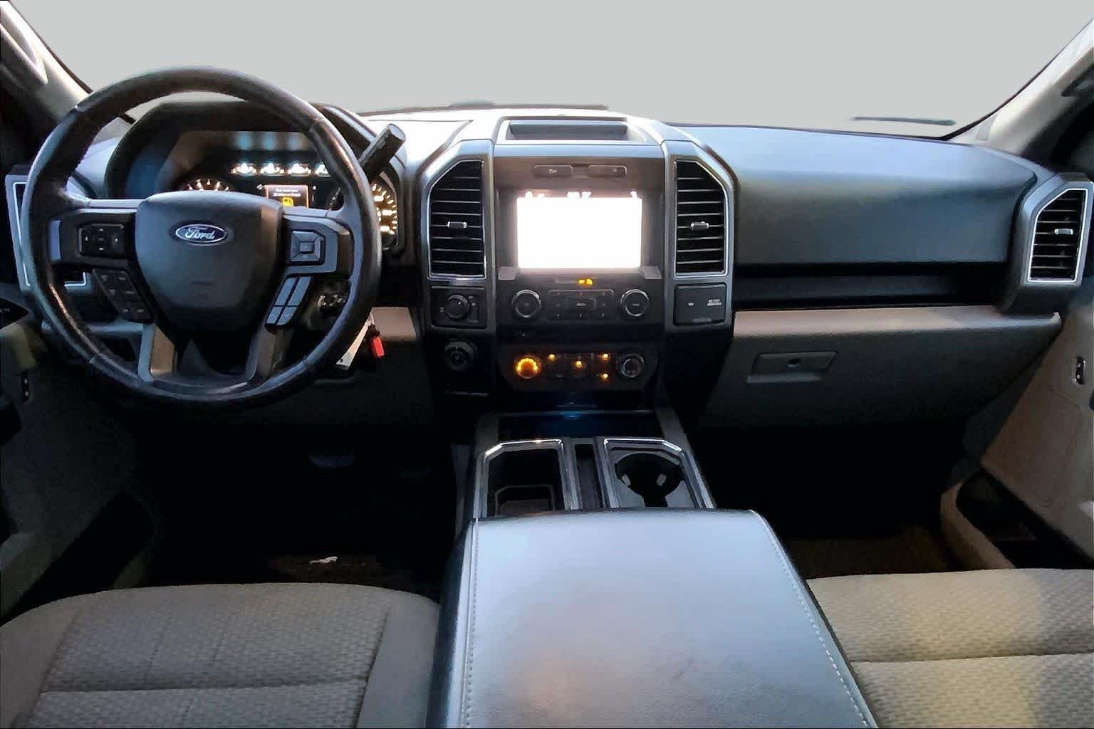Used 2018 Magnetic Metallic Ford XLT image 13