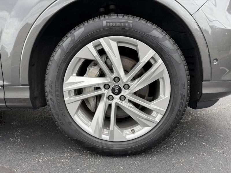 Used 2021  Audi Premium Plus image 32