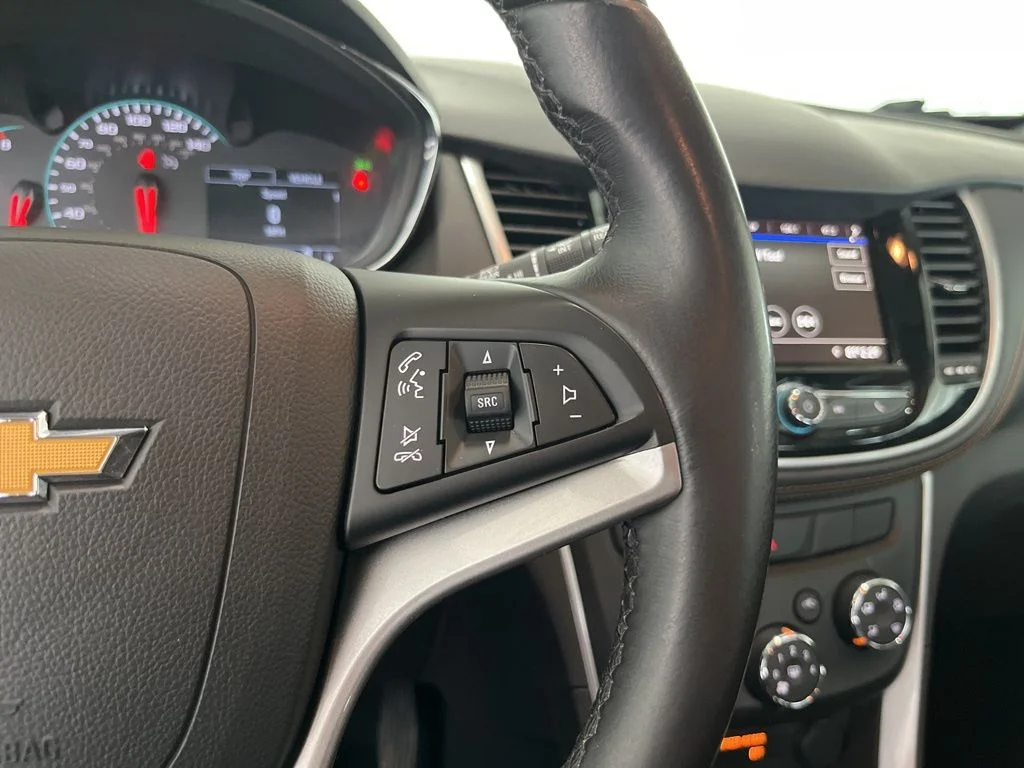 Used 2022 Black Chevrolet LT image 7
