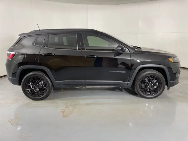 New 2026 Black Jeep Latitude image 9