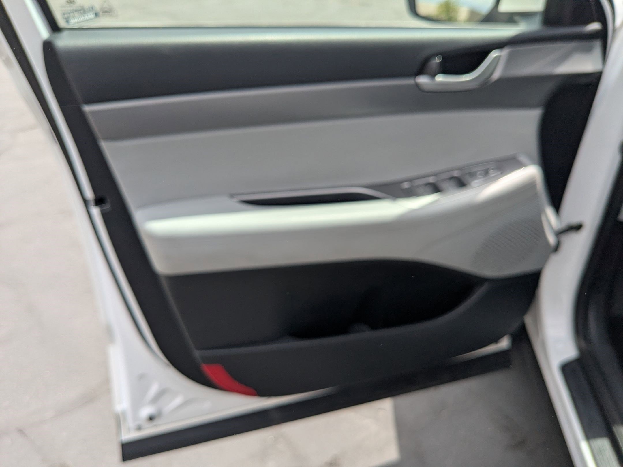 Used 2020 Hyper White Hyundai SEL image 12