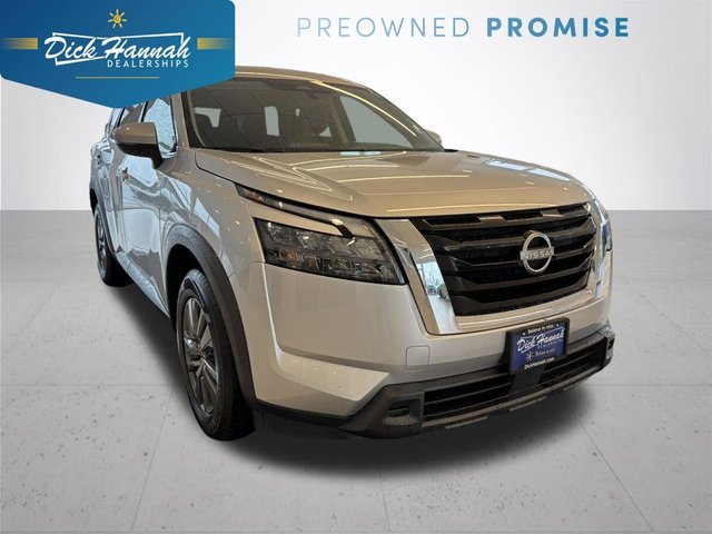 2023 Nissan Pathfinder SV