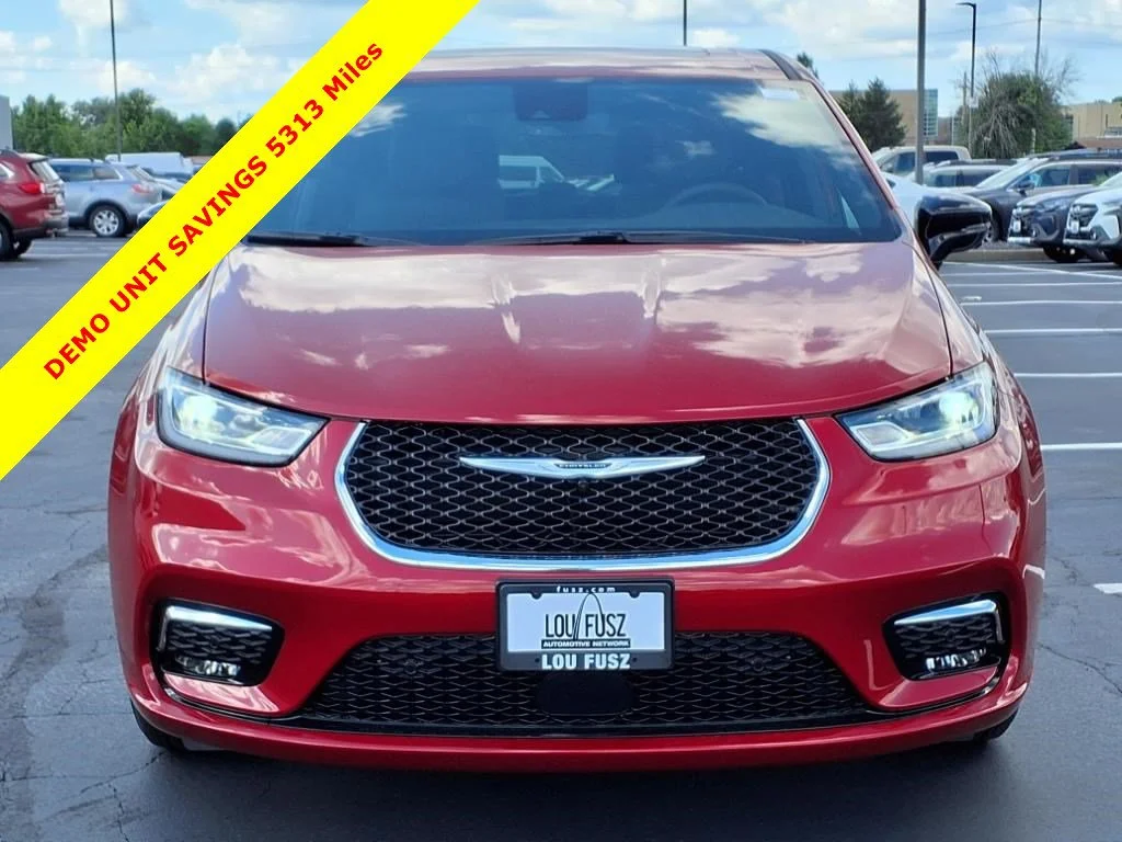 2026 Chrysler Pacifica Select - Photo 23