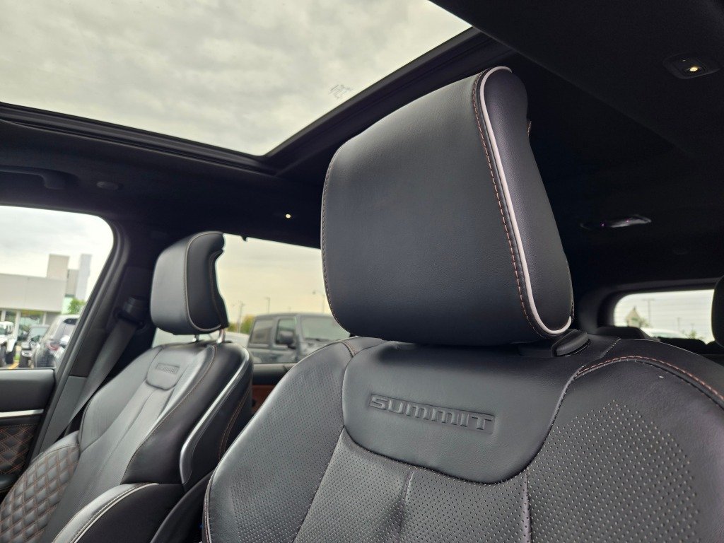 Used 2021 Black Jeep Summit image 26