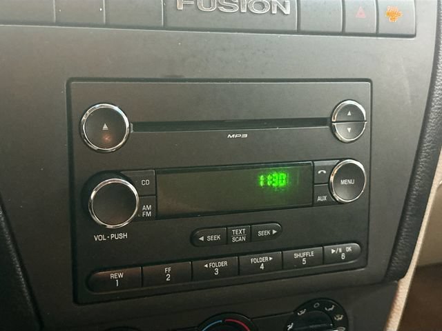 Used 2009  Ford S image 13