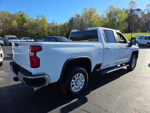 Used 2023 White Chevrolet LT image 8