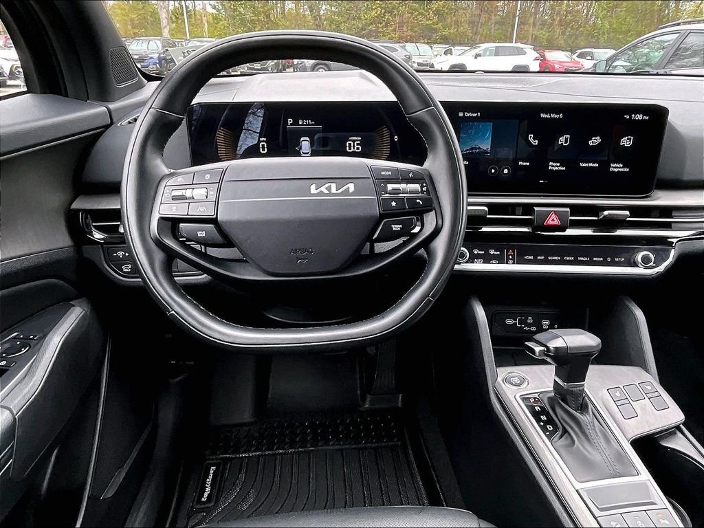 Used 2026 Black Kia X-Line image 17