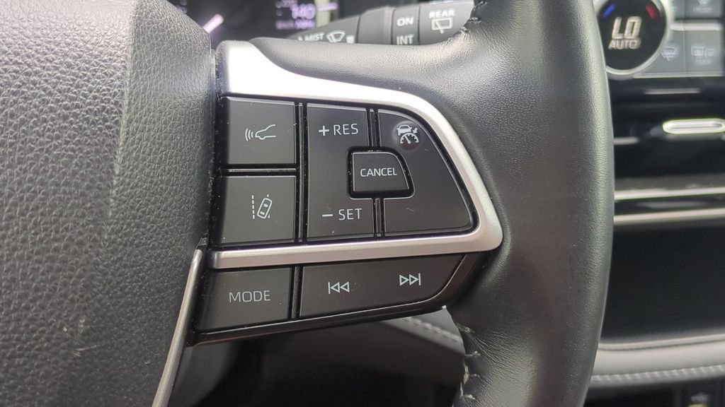 2024 Toyota Highlander LE - Photo 21