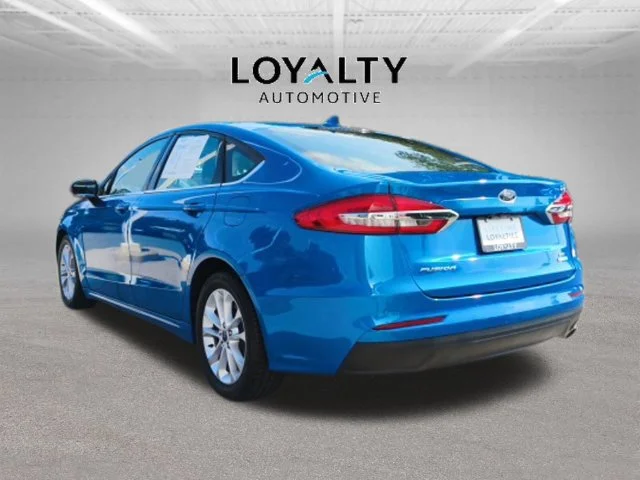 Used 2019 Blue Ford SE image 5