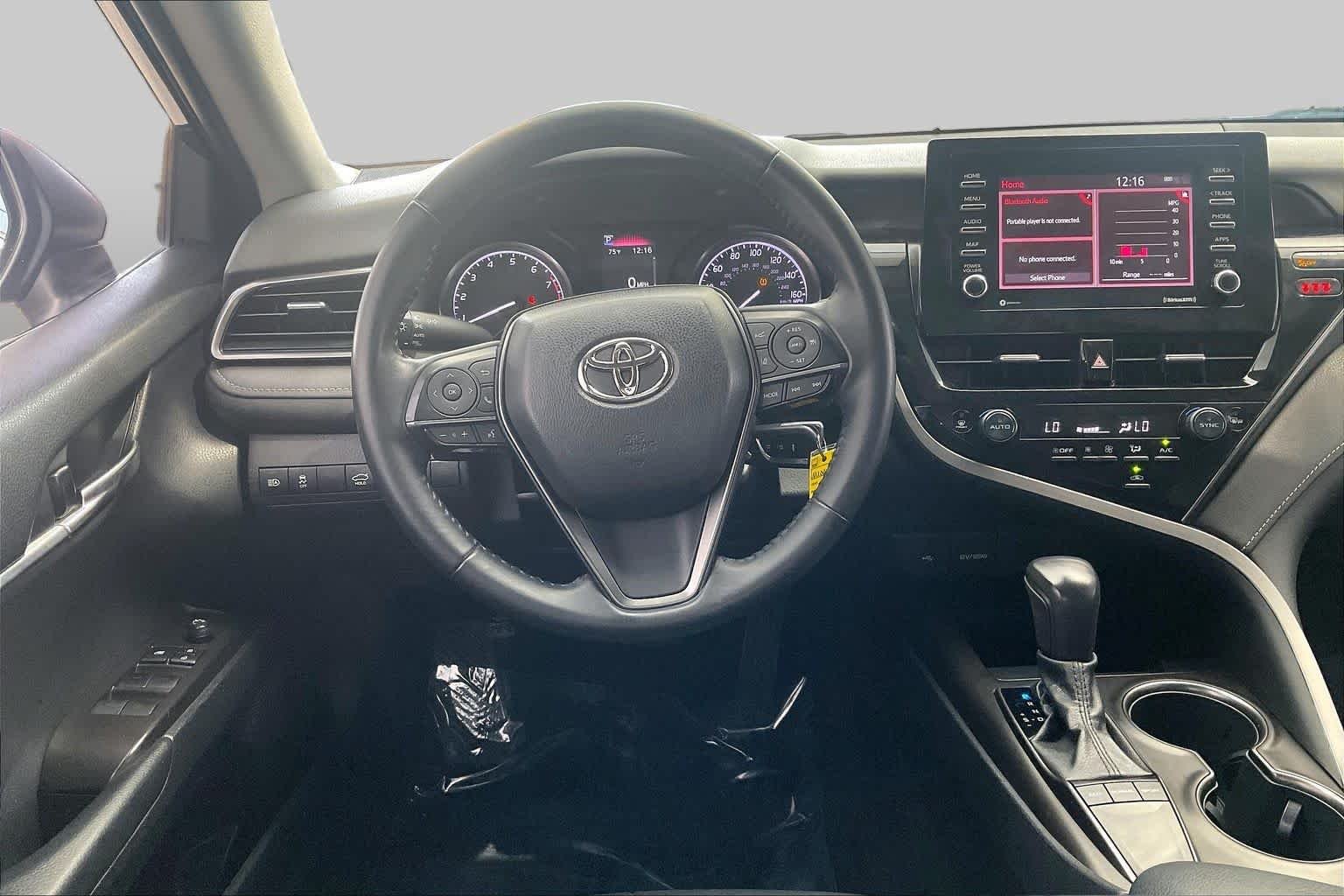 Used 2022 Midnight Black Metallic Toyota SE image 6