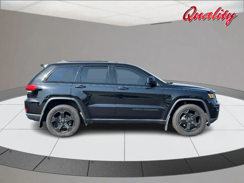 Used 2018 Jeep Grand Cherokee Upland with VIN 1C4RJFAG3JC482398 for sale in Jerseyville, IL