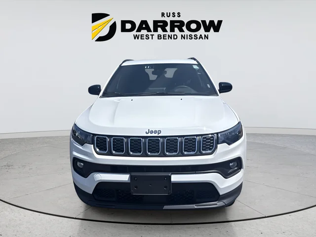 Used 2025 White Jeep Latitude image 9