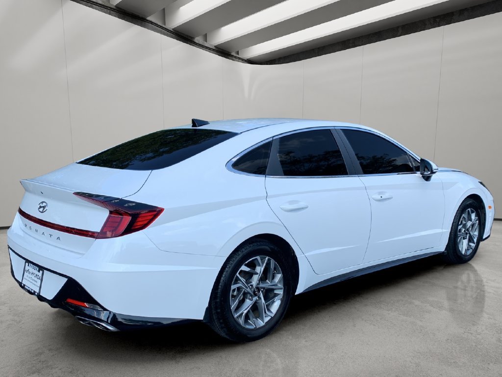 Used 2023 Serenity White Hyundai SEL image 5