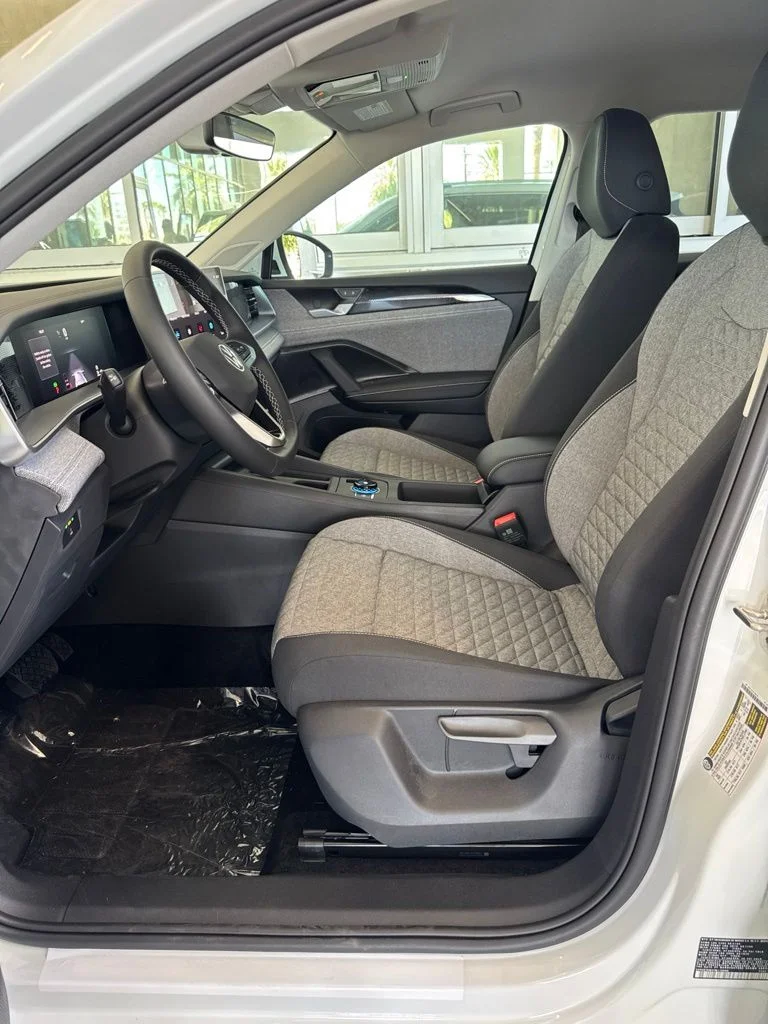New 2026 White/off-white Volkswagen 2.0T S image 10