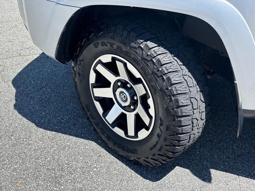 Used 2018 Silver Toyota TRD Off-Road image 27