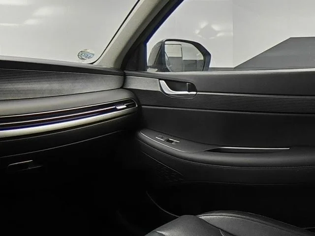 Used 2023 Black Hyundai Limited image 40