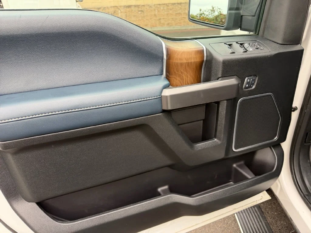 Used 2018 White Ford Limited image 11