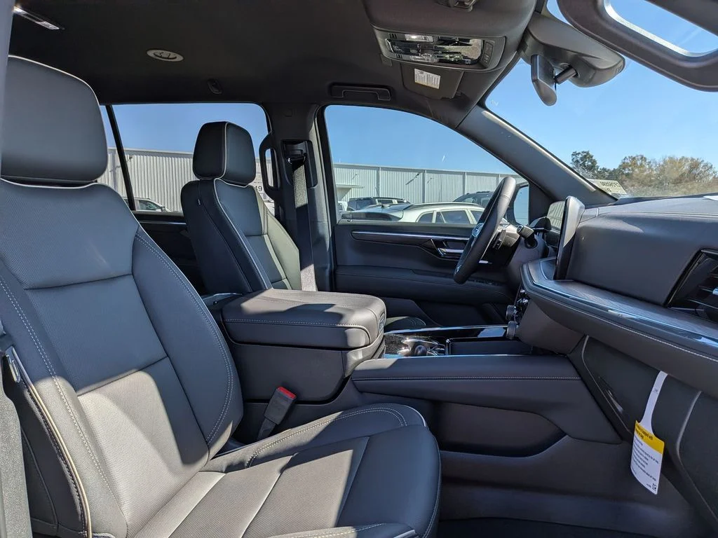 2026 Chevrolet Suburban Premier - Photo 30