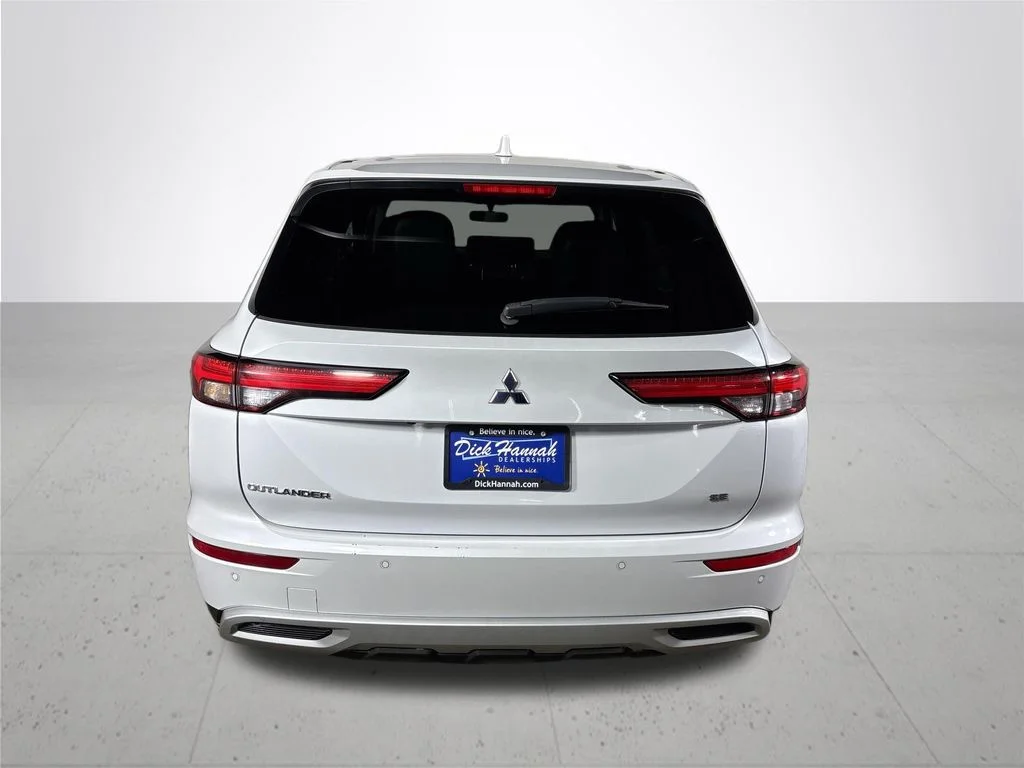 Used 2024 White Mitsubishi SE image 7