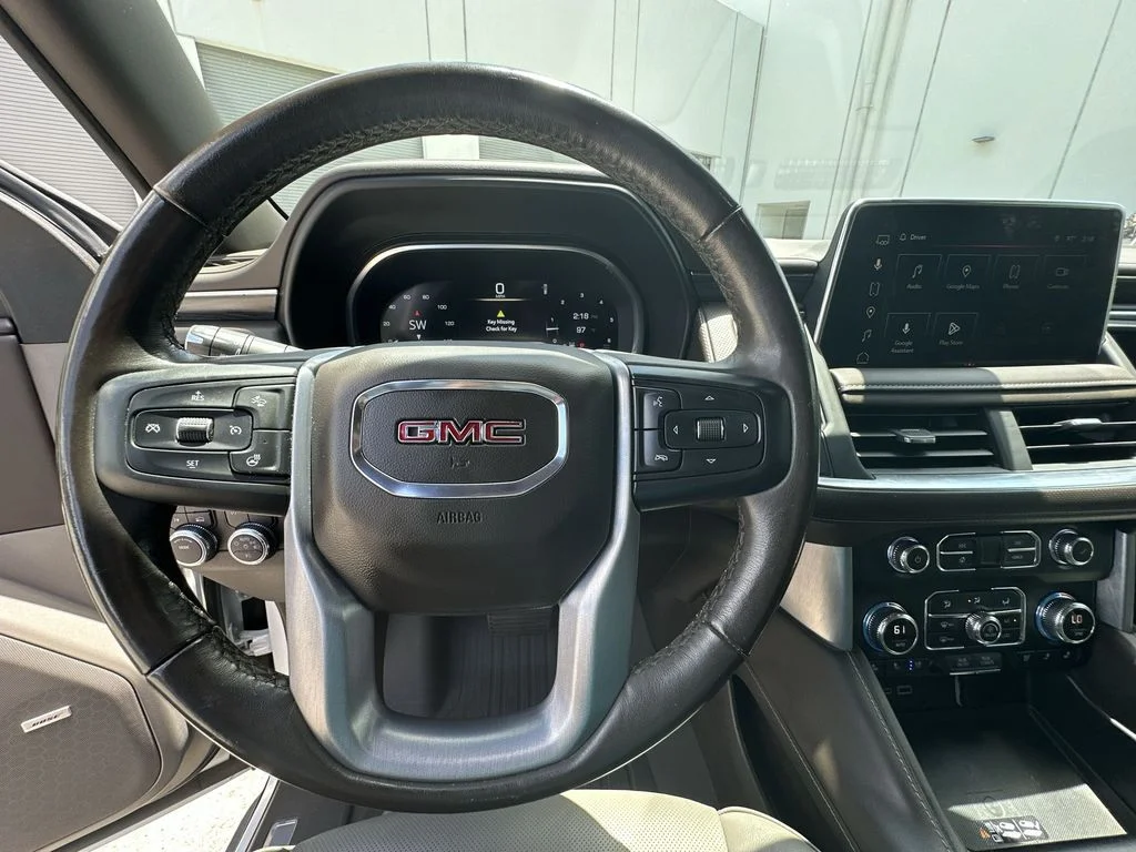 Certified Used 2022 White Frost Tricoat GMC SLT image 11