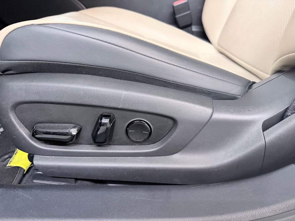 Used 2021 White Lexus 350 image 12
