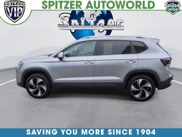 Used 2025  Volkswagen SE image 6