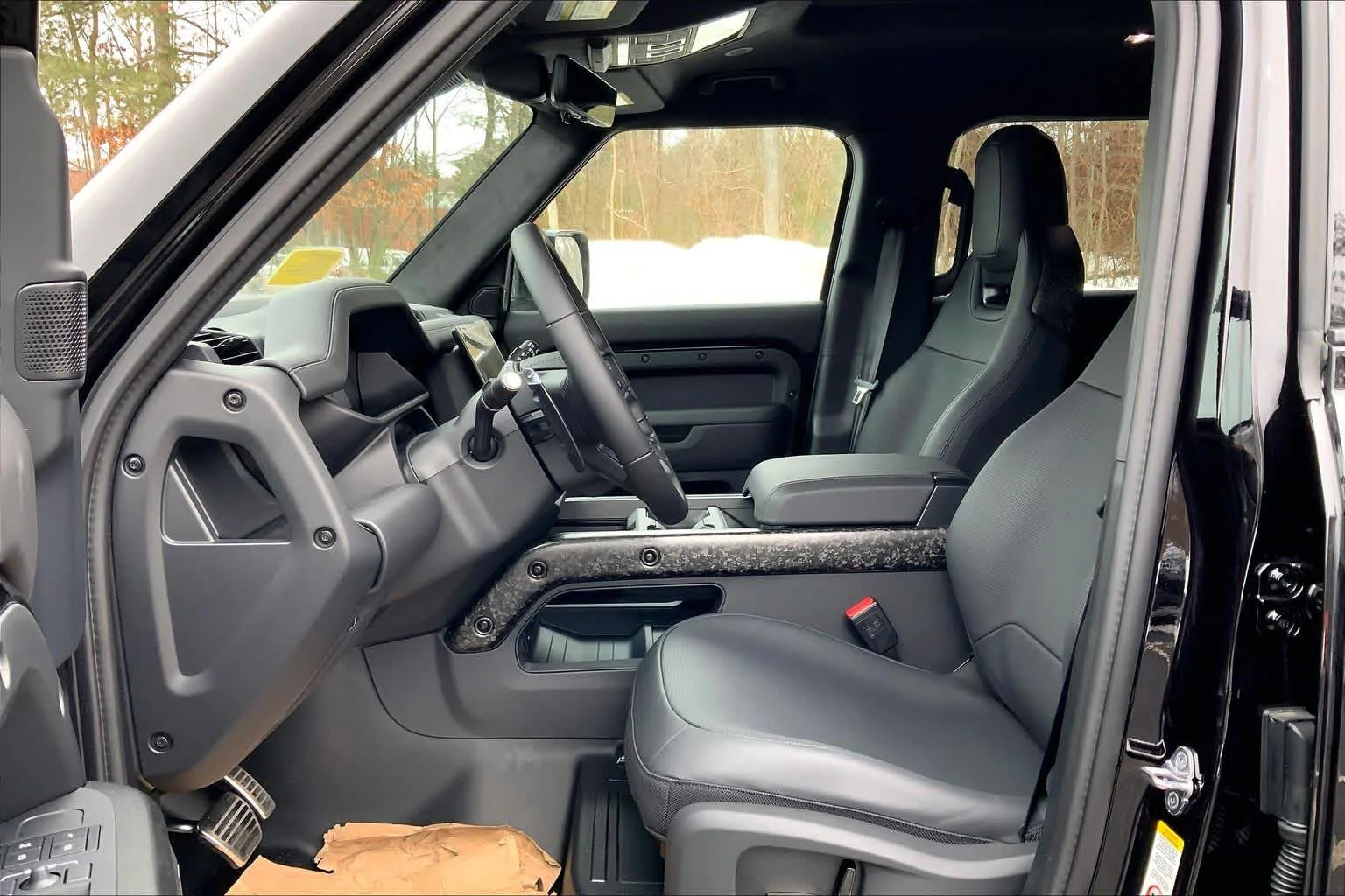 2026 Land Rover Defender OCTA Black - Photo 12