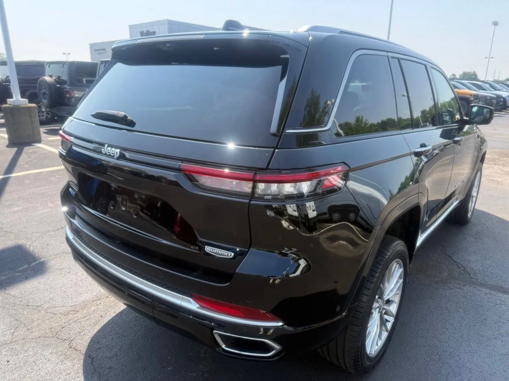 Certified Used 2023 Black Jeep Summit 4xe image 3