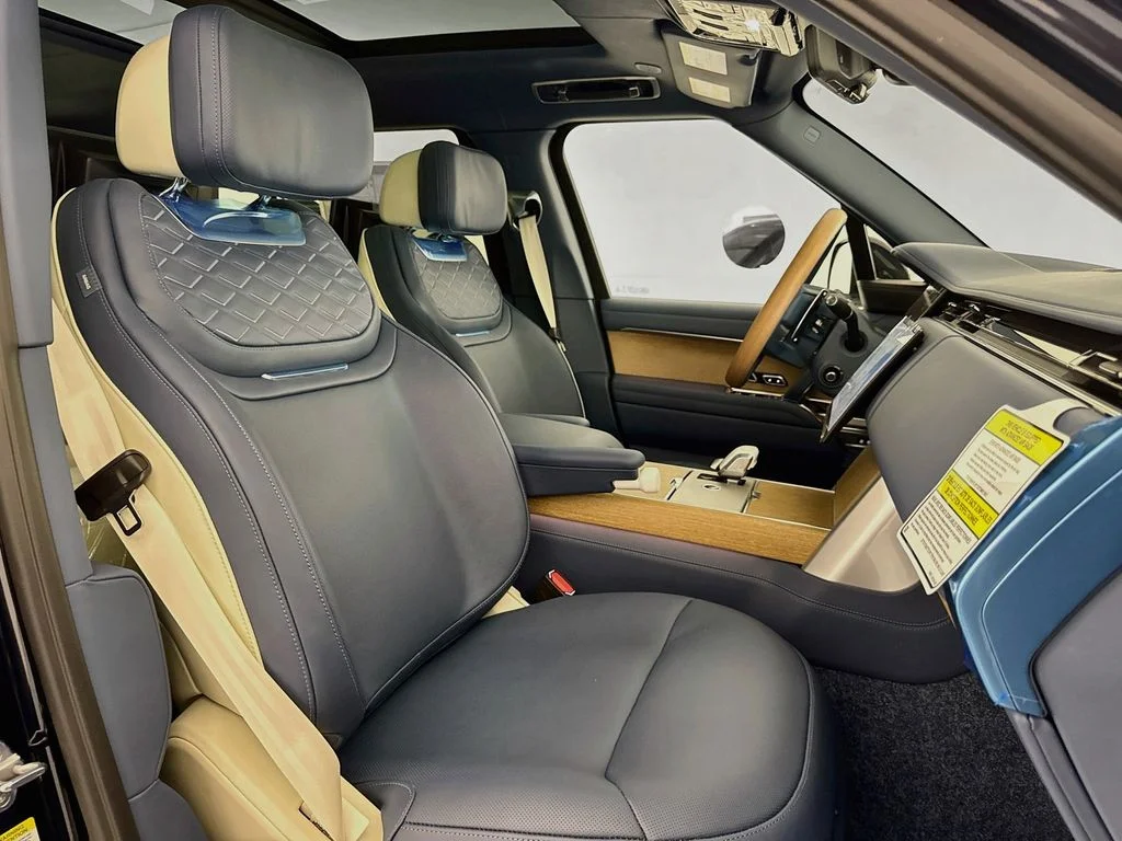 New 2026 Constellation Blue Ultra Metallic Gloss Land Rover SV image 30