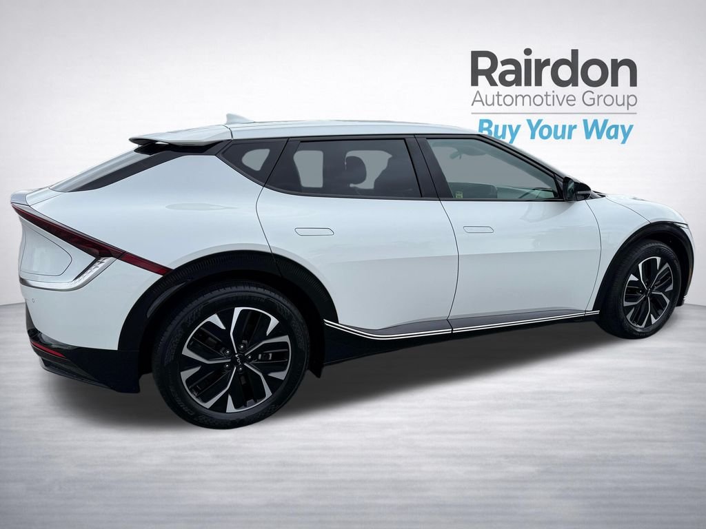 Certified Used 2024 White Kia Wind image 7