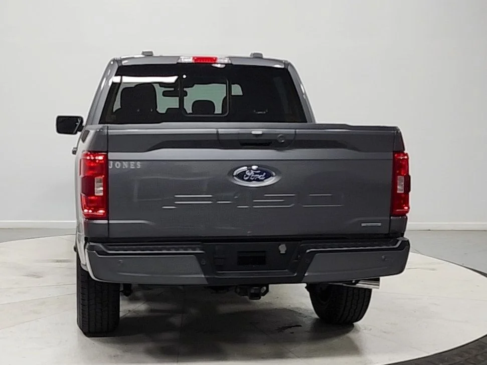 Used 2023 Gray Metallic Ford XLT image 6