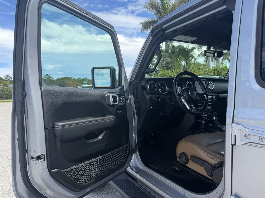 Used 2021  Jeep Unlimited Sahara image 9