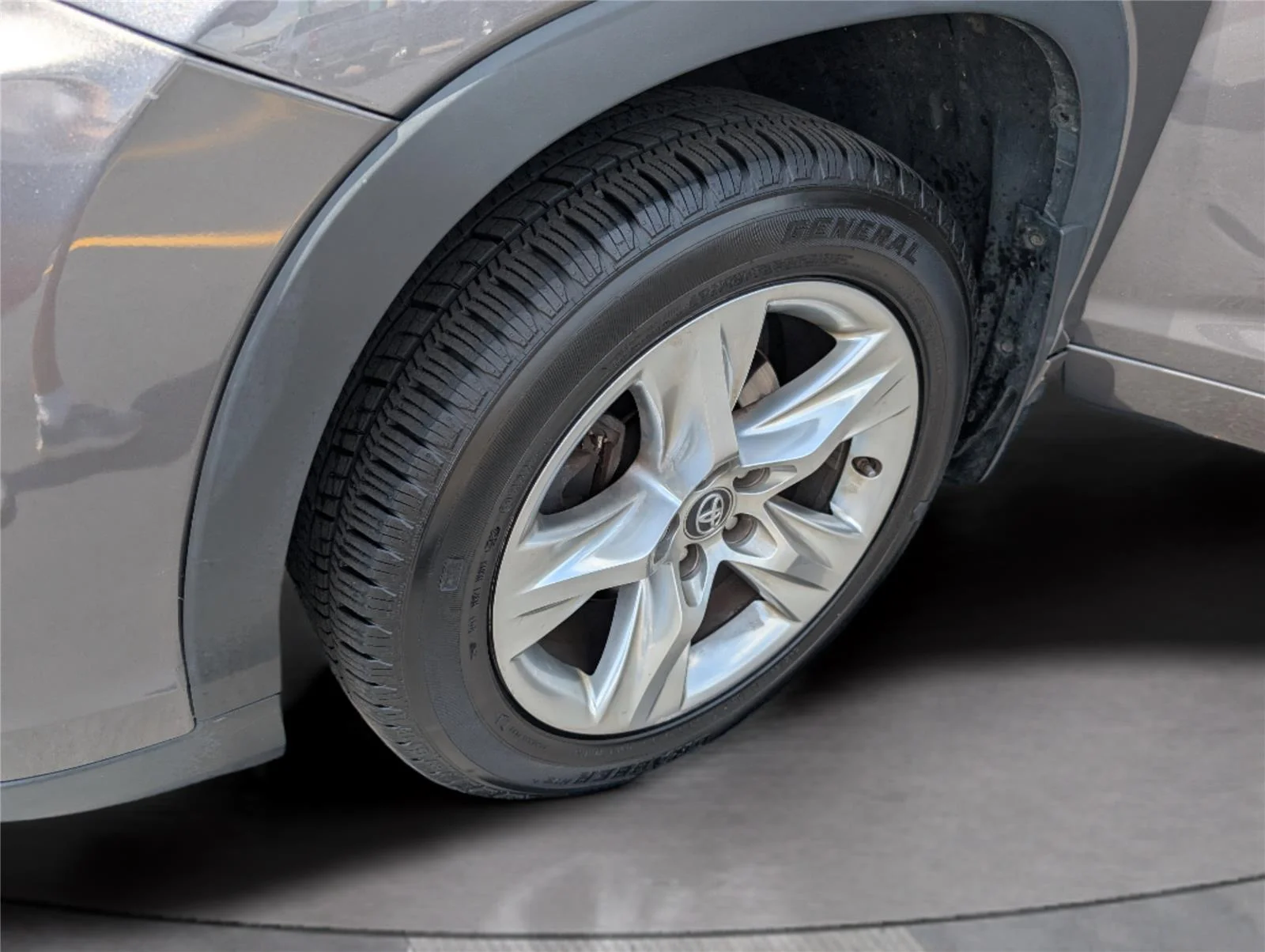 Used 2017 Predawn Gray Mica Toyota Limited image 38